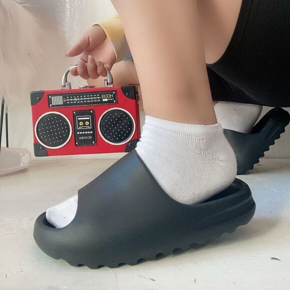 Black Non Branded Foam Slides - Picture 1 of 6